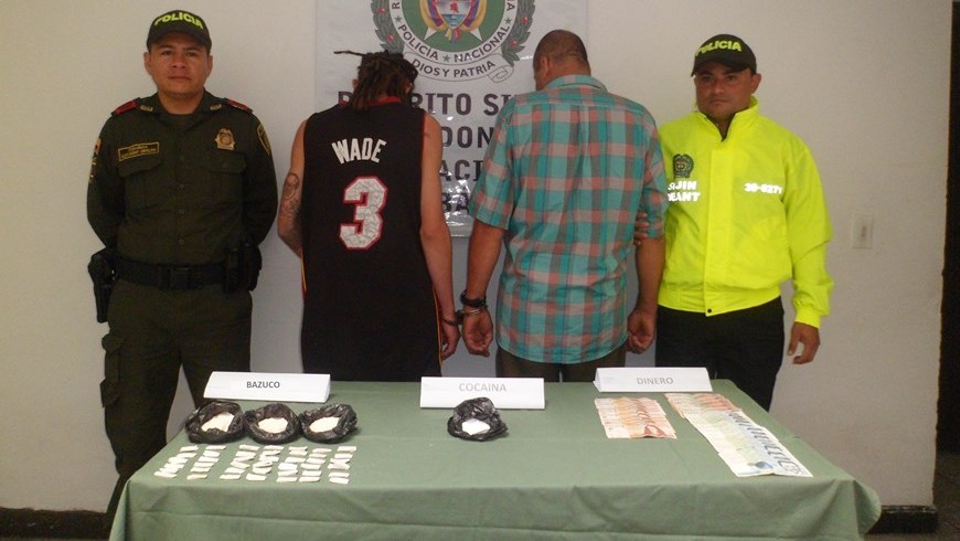 Dos hombres fueron capturados por microtráfico en Santa Bárbara 2 Foto: Policía Antioquia