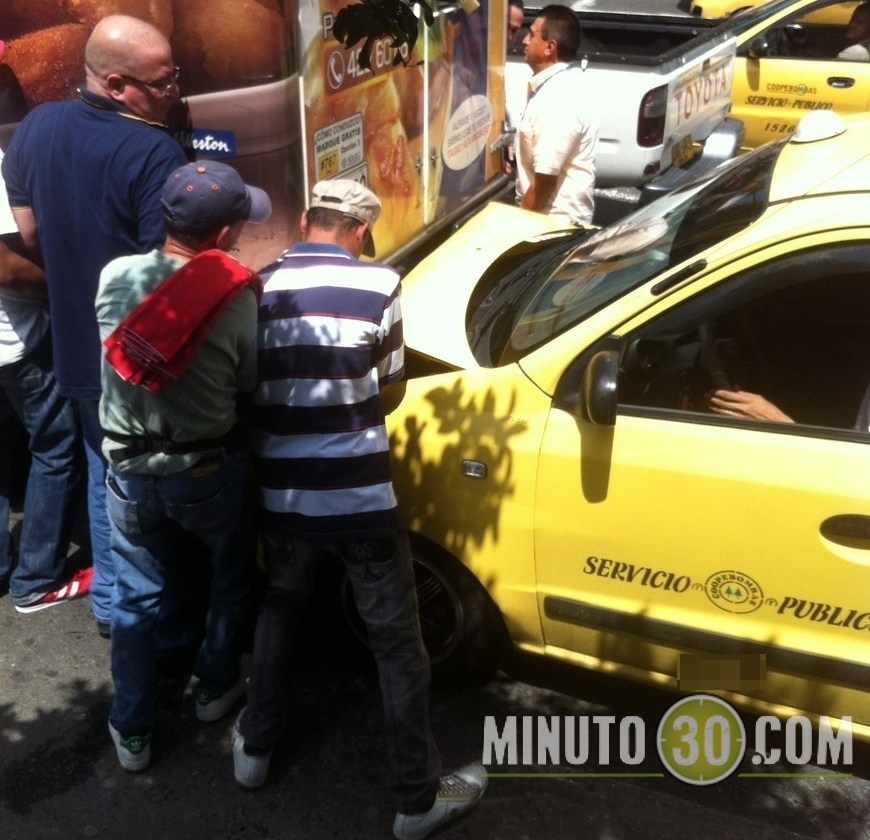 CHOQUE DE TAXISTAS EN SAN JUAN (5)