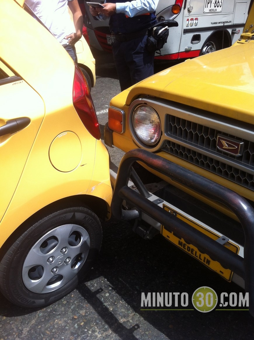 CHOQUE DE TAXISTAS EN SAN JUAN (7)