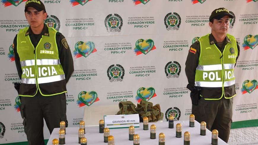 En Caucasia incautaron 20 granadas que sujetos dejaron abandonadas en una vía 3 Foto: Policía Antioquia