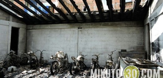 Incendio en un parqueadero de Castilla consumió diez motos esta madrugada