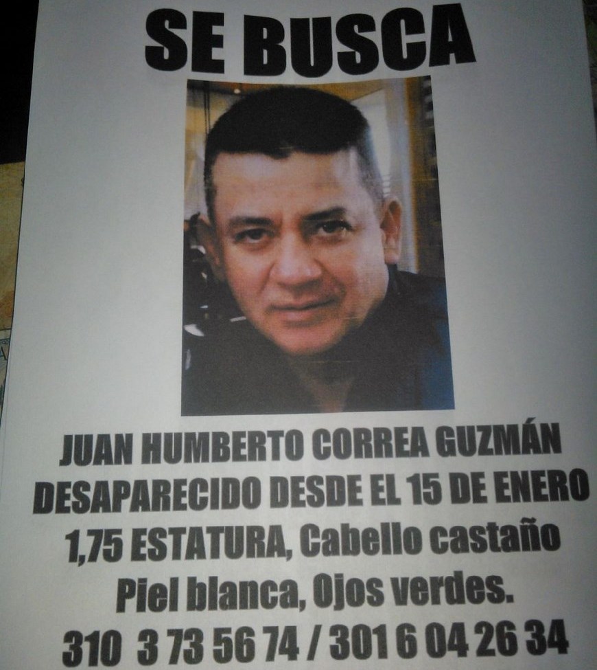 Con carteles como este buscan a Juan Humberto Correa Guzmán.