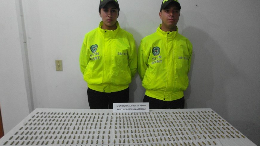 La Policía encontró una caleta con munición para Five-Seven en Ciudad Bolívar 4 Foto: Policía Antioquia