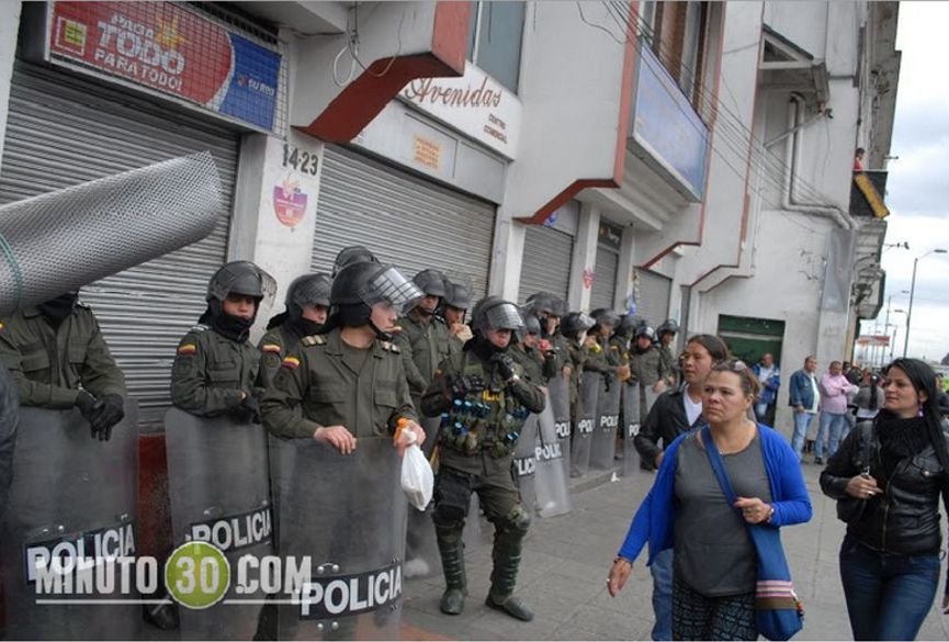 Operativo realizado el 2 de octubre en el Centro Comercial Las Avenidas, en Bogotá
