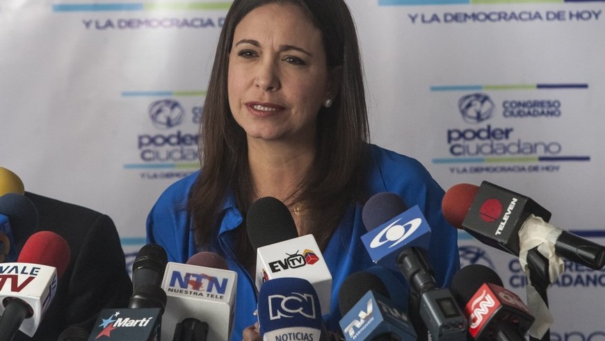 La exdiputada y dirigente opositora venezolana María Corina Machado asiste a una rueda de prensa este 15 de enero de 2015, en Caracas (Venezuela). EFE