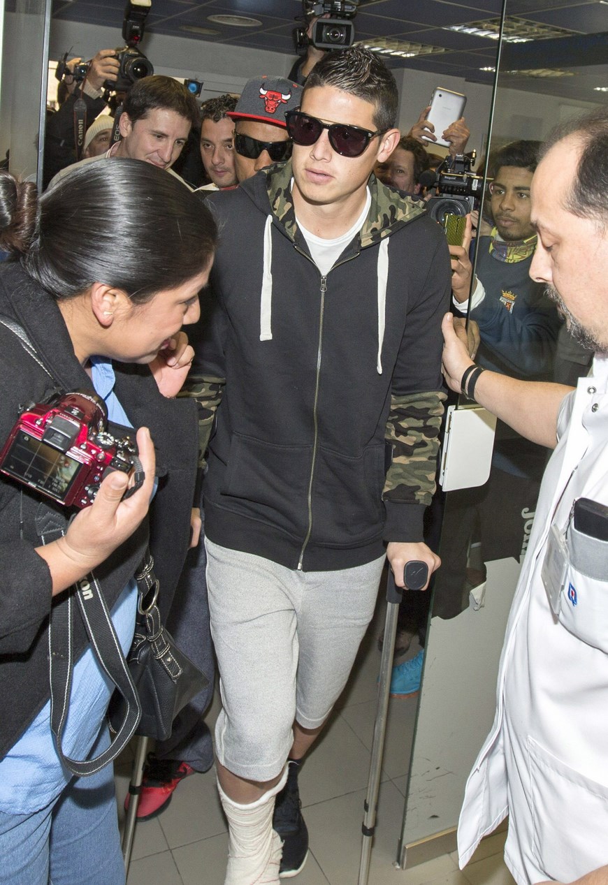 JAMES LLEGA A MURCIA PARA OPERARSE DE LA FRACTURA EN SU PIE DERECHO