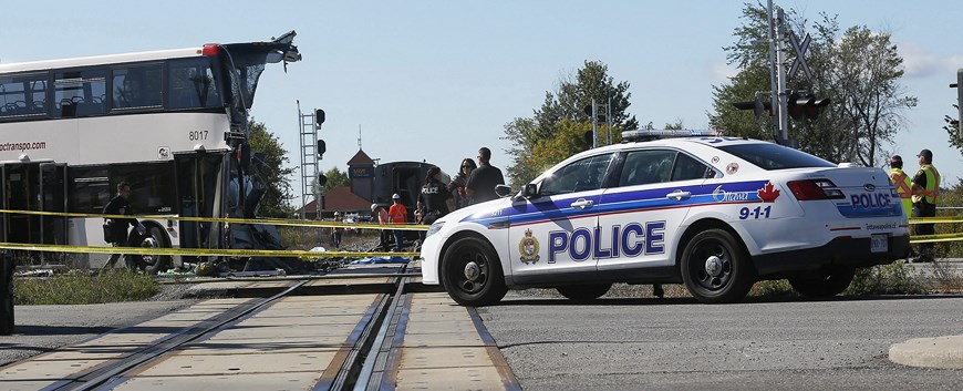 VARIOS MUERTOS TRAS COLISIÓN ENTRE AUTOBÚS Y TREN DE PASAJEROS CERCA OTTAWA