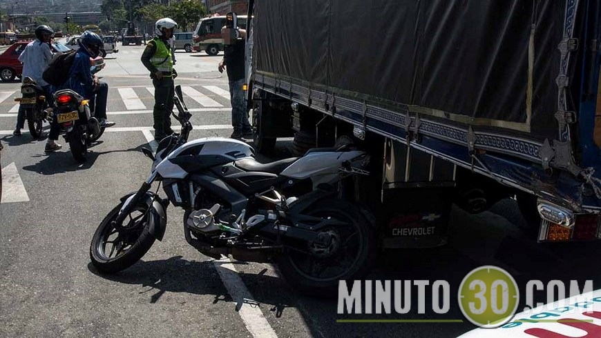 ACCIDENTE EN LA U DE A (3)