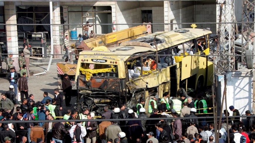 Al menos 7 muertos y 20 heridos al explotar un autobús en Damasco