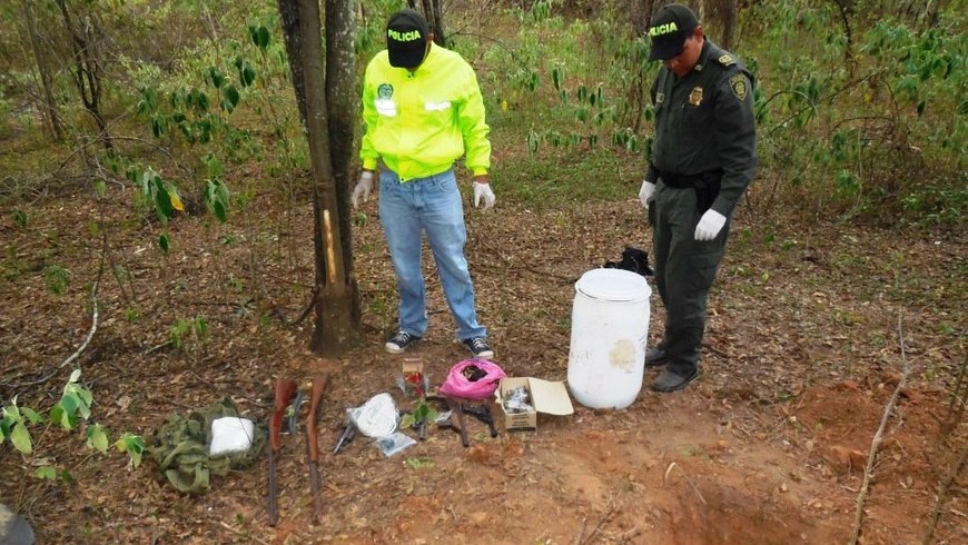 La Policía ubicó e incautó una caleta con armas del 'Clan Úsuga' en Sopetrán 3 Foto: Policía Antioquia