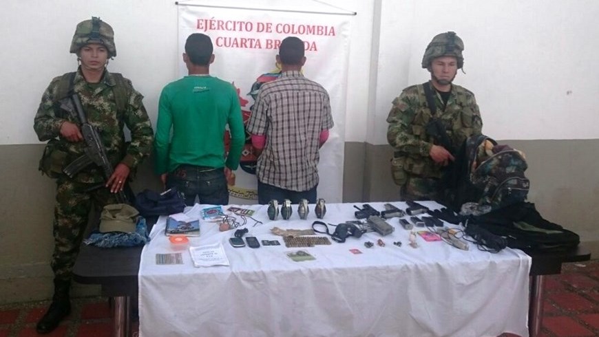 Dos presuntos guerrilleros de las Farc fueron capturados en Santa Rosa de Osos 2 Foto: Cuarta Brigada del Ejército