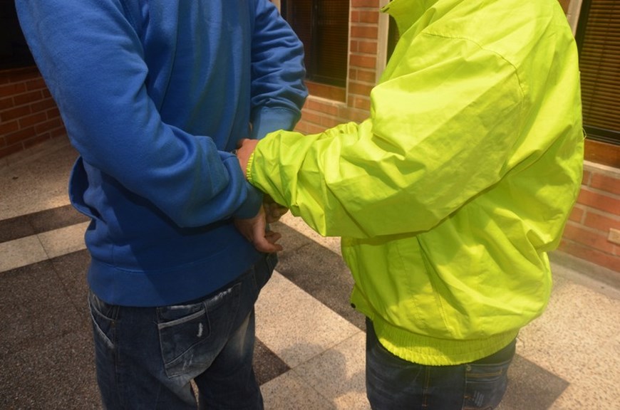 Autoridades capturaron a dos hombres que se habían robado una bicicleta 1 DIA 7914 Copiar