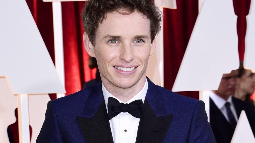 El actor británico Eddie Redmayne fue registrado este domingo a su llegada a la alfombra roja que precede la edición 87 de la ceremonia de entrega de los Premios Óscar, en el teatro Dolby de Hollywood (California, EE.UU.). EFE