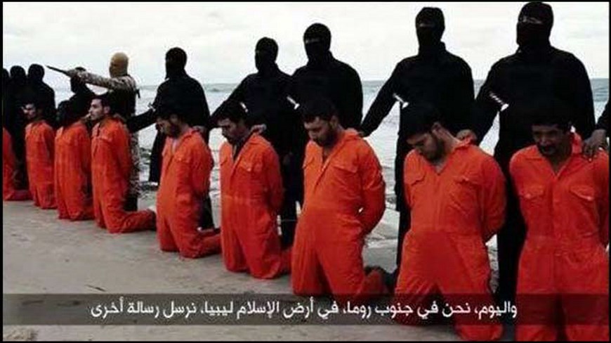 El Estado Islámico difunde video en el que muestra la decapitación masiva de 21cristianos en Libia 2