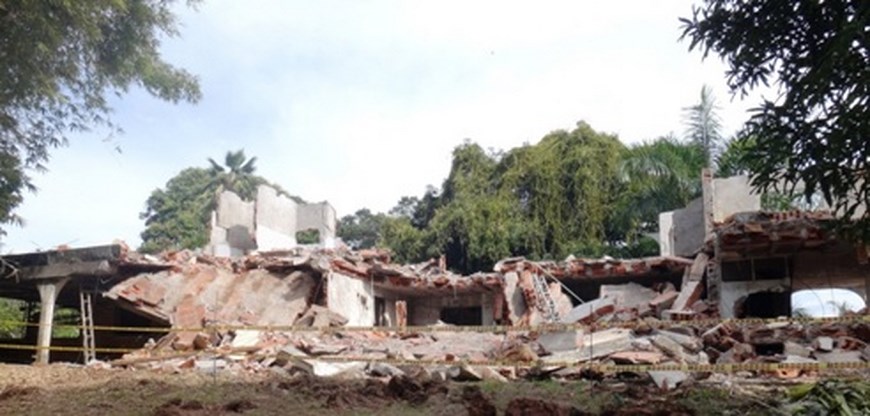 A escombros quedó reducida la mansión de la Hacienda Nápoles 3 Foto: Cortesía