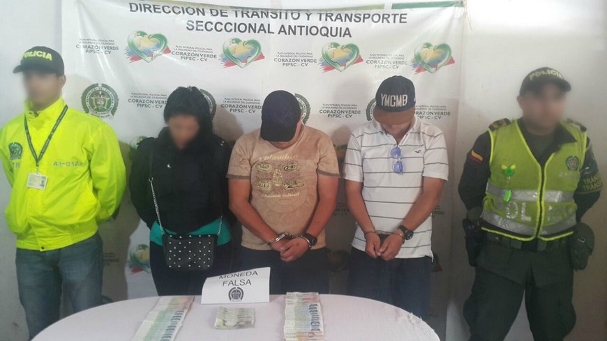 Por traficar con moneda falsa capturaron a tres 'rolos' en la autopista Medellín - Bogotá 2 Foto: Policía Antioquia