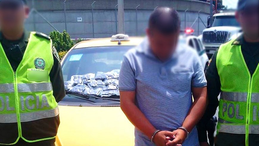 En Pilarica capturaron a un taxista por llevar base de coca en el vehículo 1 TAXISTA CON BASE DE COCA