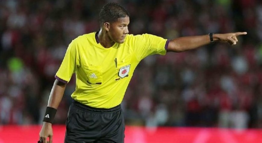Suspendido indefinidamente árbitro que validó el gol con la mano de Marcos Lazaga 1 Ulises Arrieta