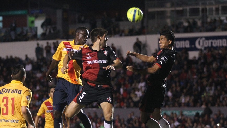 El colombiano Yorleys Mena busca hacerse de un puesto titular en el