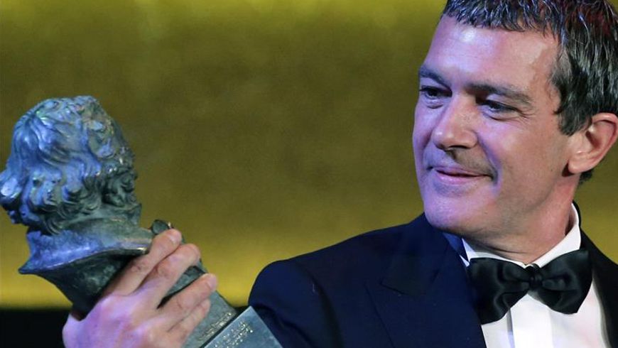 Antonio Banderas, tras recibir el Goya de Honor. EFE
