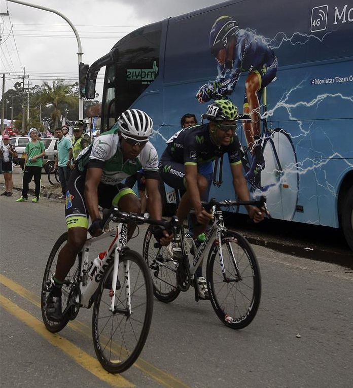 Ciclistas compiten en el Campeonato Nacional de Ruta Elite 2015 en el municipio de Rionegro, en el departamento de Antioquia (Colombia). EFE