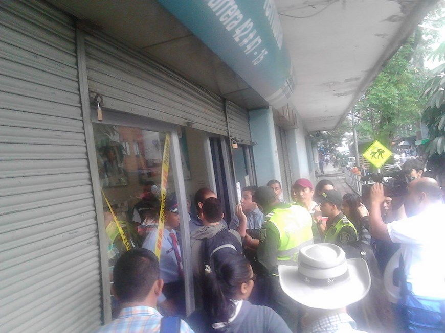 Espacio Público, Mauricio Alzate, derechos humanos, Lgbti, Mauricio Alzate, fracturas, video, carretillero, centro, Medellín, fracturas, protesta, oficinas, Espacio Público, Alcaldía, comunidad, Clínica León XIII