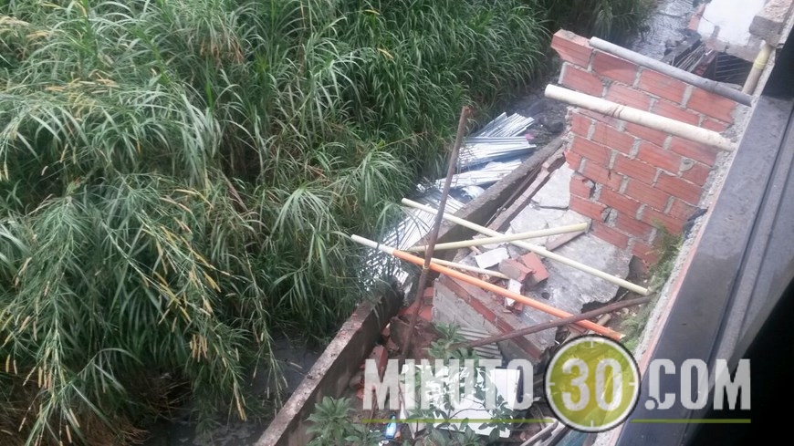 desalojo en el volador robledo (2)