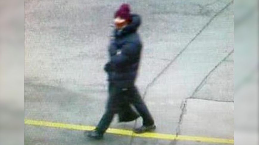 Imagen borrosa del sospechoso captada por una cámara de seguridad próxima al lugar del tiroteo contra un centro cultural en Copenhague. EFE/Policía de Copenhague