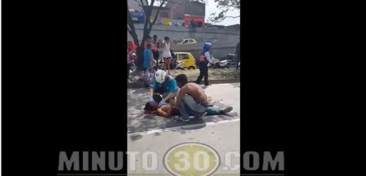 Video: habitante de calle fue atropellado por varios vehículos en la avenida Oriental