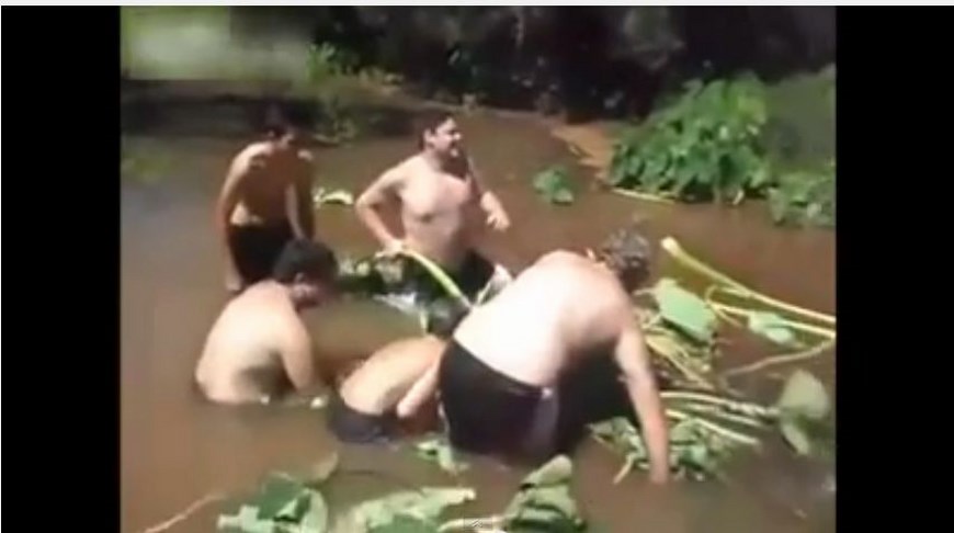 niño alcantarilla (Copiar)