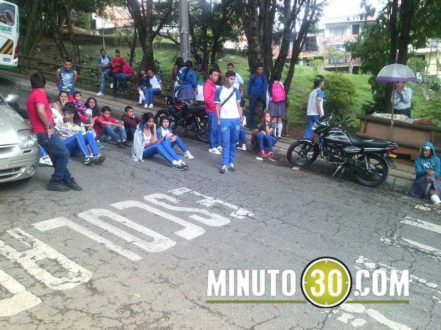 protesta colegio medellin (2)(1)