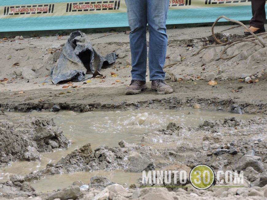 tubo de aguas negras en el poblado (19)(1)