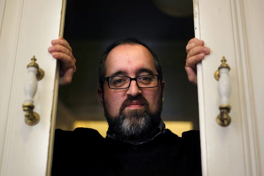 El libro "Picasso y yo" recoge por primera vez el epistolario entre Dalí y Picasso, editado por Víctor Fernández (en la imagen), que reconstruye los encuentros y desencuentros entre ambos artistas y la fascinación que el ampurdanés sintió siempre por la obra del malagueño. EFE