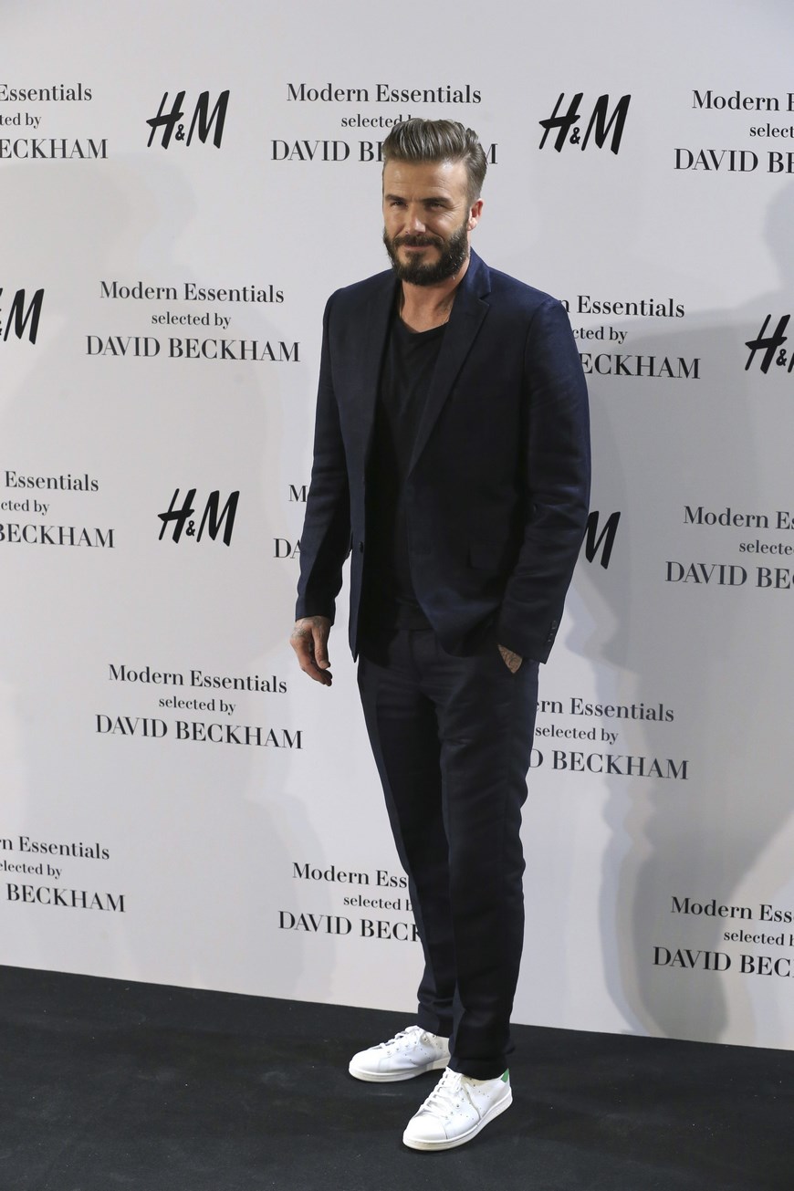 El ex futbolista inglés David Beckham hoy durante la presentación en Madrid de su selección de imprescindibles de la colección Modern Essentials by H&M para la próxima temporada primavera-verano. EFE