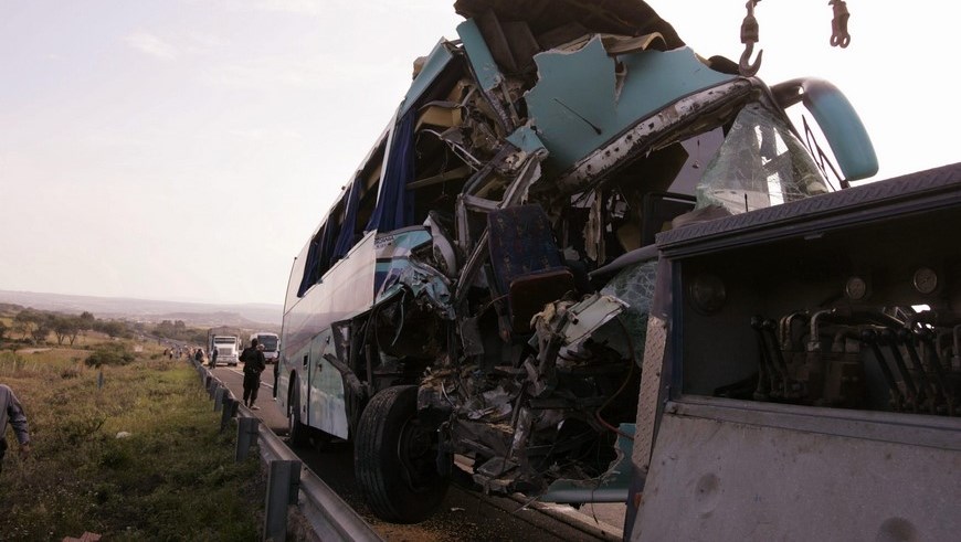 El choque múltiple se produjo hacia las 04.30 horas de hoy (09.30 GMT) a la altura del kilómetro 315 de la Panamericana y también dejó decenas de heridos, según agregó el comandante de los bomberos Mario Casaretto. EFE/Archivo