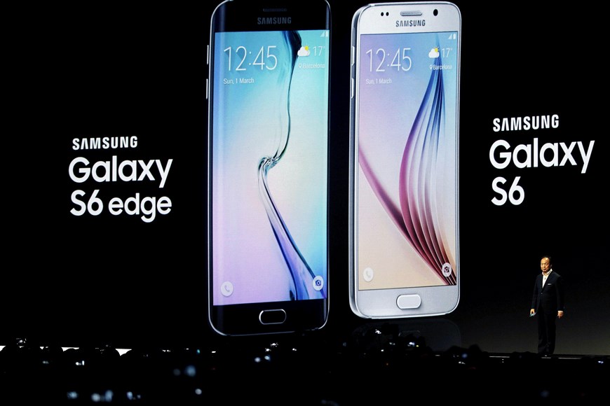 El imperio de Samsung se siente en amenaza 2 El presidente de Samsung, JK Shin, presenta el 1 de marzo de 2015 el nuevo teléfono móvil de la compañía coreana, el Samsung Galaxy 6, celebrada en Barcelona, en el Mobile World Congress (MWC). EFE/Archivo