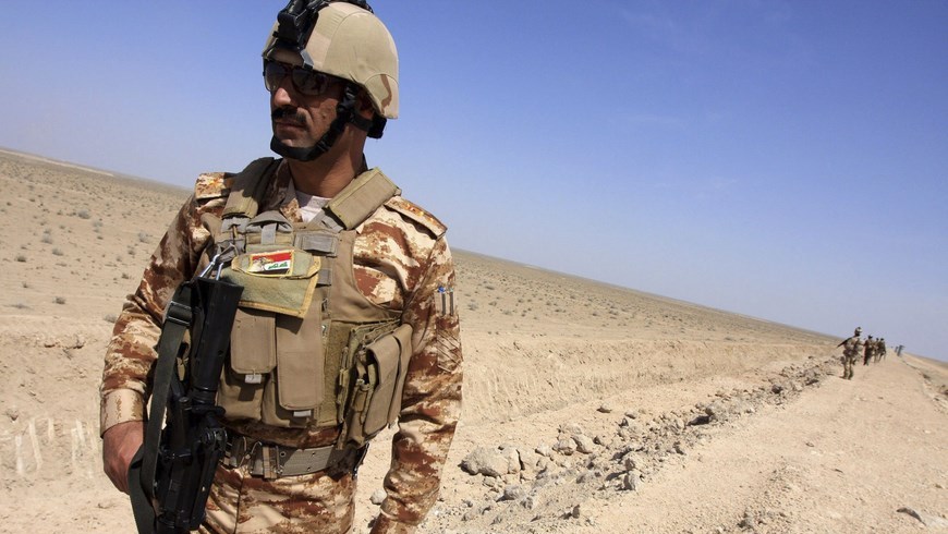 Las fuerzas iraquíes arrebatan al EI el control del hospital de Tikrit Un soldado iraquí monta guardia cerca de Tikrit, Irak