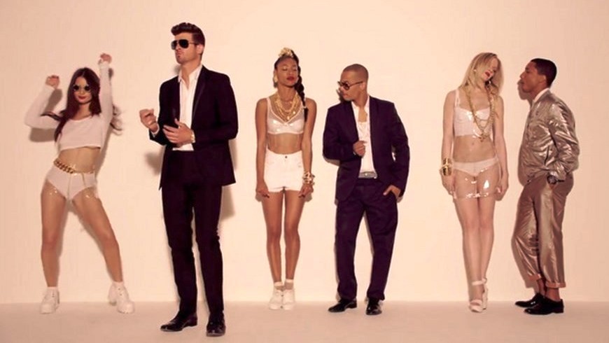 Captura de pantalla del video de la canción "Blurred Lines".