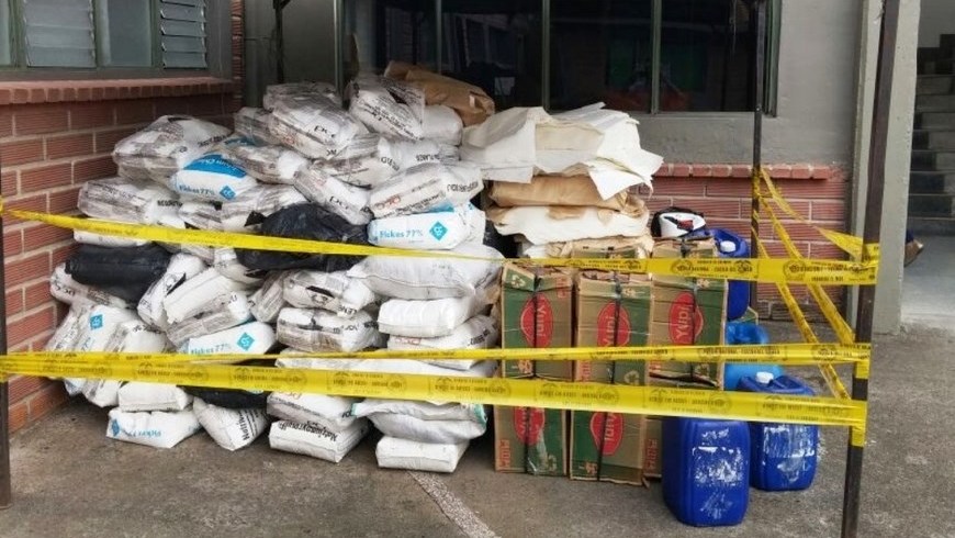 Policía incautó gran cantidad de insumos para el procesamiento de cocaína en El Peñol 3 Foto: Policía Antioquia