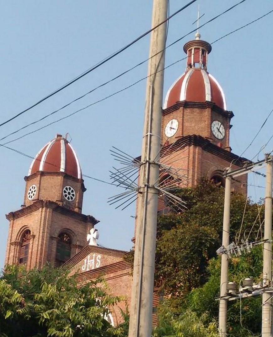 Cúpula de la iglesia del Sagrado Corazón en Barrancabermeja. Foto: @joseramonisaza