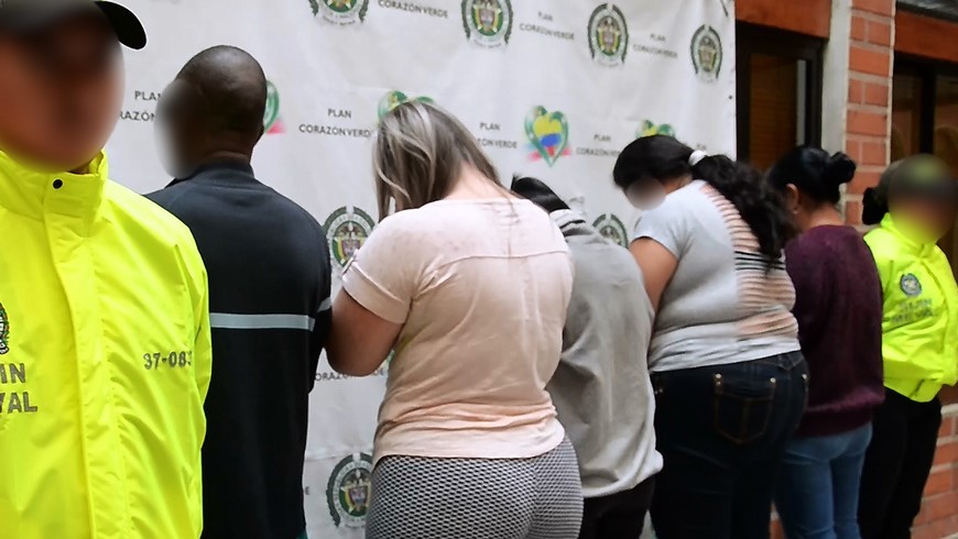 EN FOTOS: A 'Los Costeños' los acusan de usar documentos ajenos para estafar 1 Coste%C3%B1os c%C3%A9dulas creditos3 Copiar