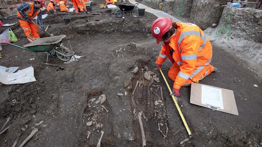 Cuerpos , peste negra 1