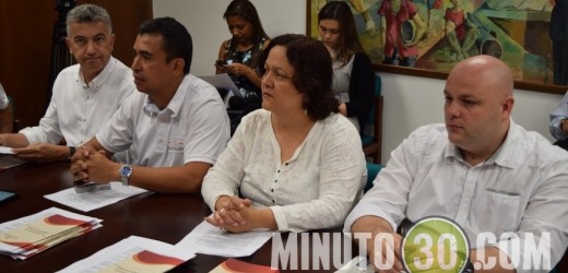 EN VIDEO: Senadores, concejales, diputados, sindicatos y organizaciones sociales dicen NO a la venta de Isagén