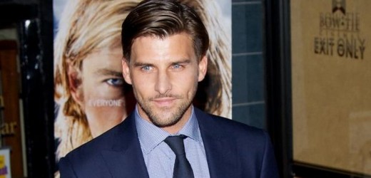 EN FOTOS: El alemán Johannes Huebl enamora con sus hermosos ojos azules y algo más…