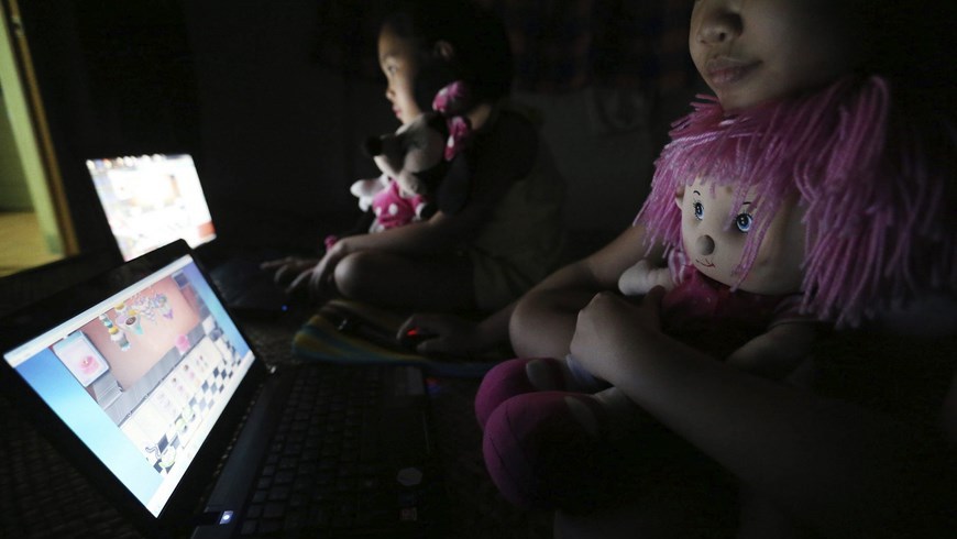 Pederastas, pedofilos,niños,internet