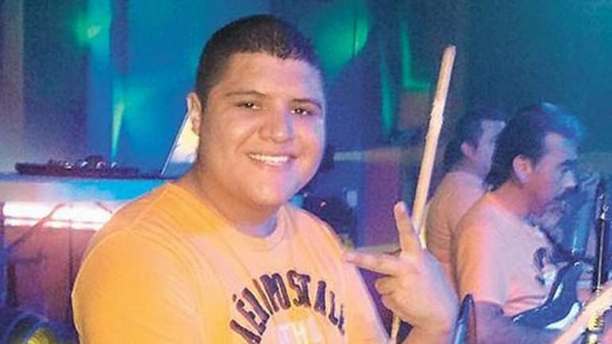 El músico mexicano Rogelio Contreras-.