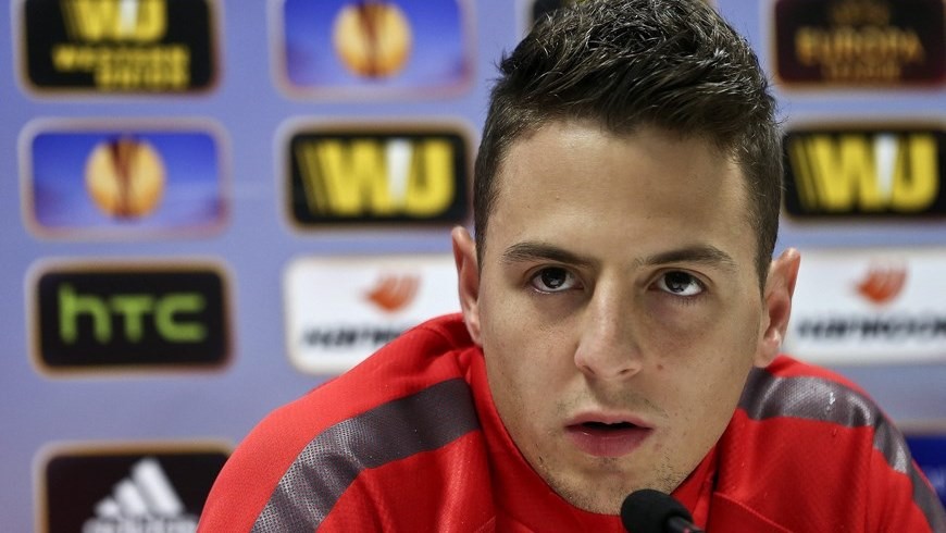 En la imagen, el defensa colombiano del PSV Eindhoven, Santiago Arias. EFE