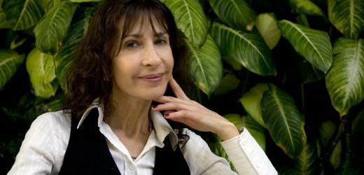 La chilena Guelfenbein gana el Alfaguara de novela con “Contigo en la distancia”