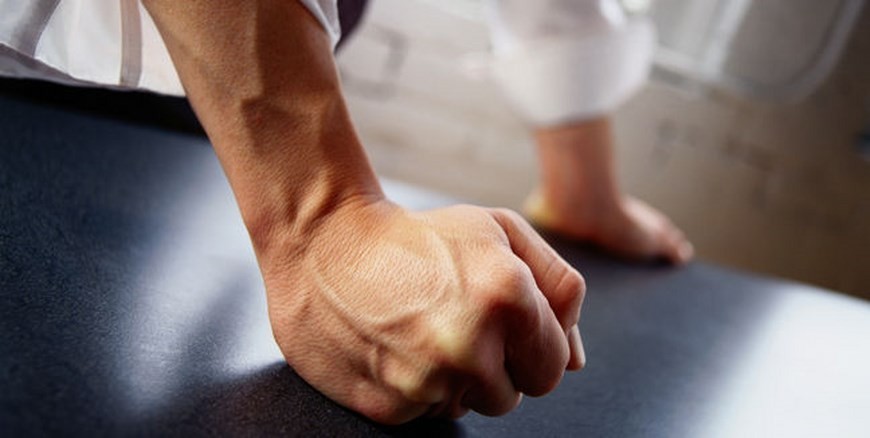 hombre-violento (Copiar)