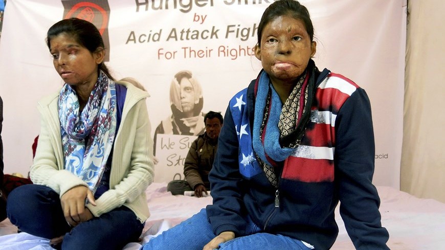 mujeres atacadas con ácido
